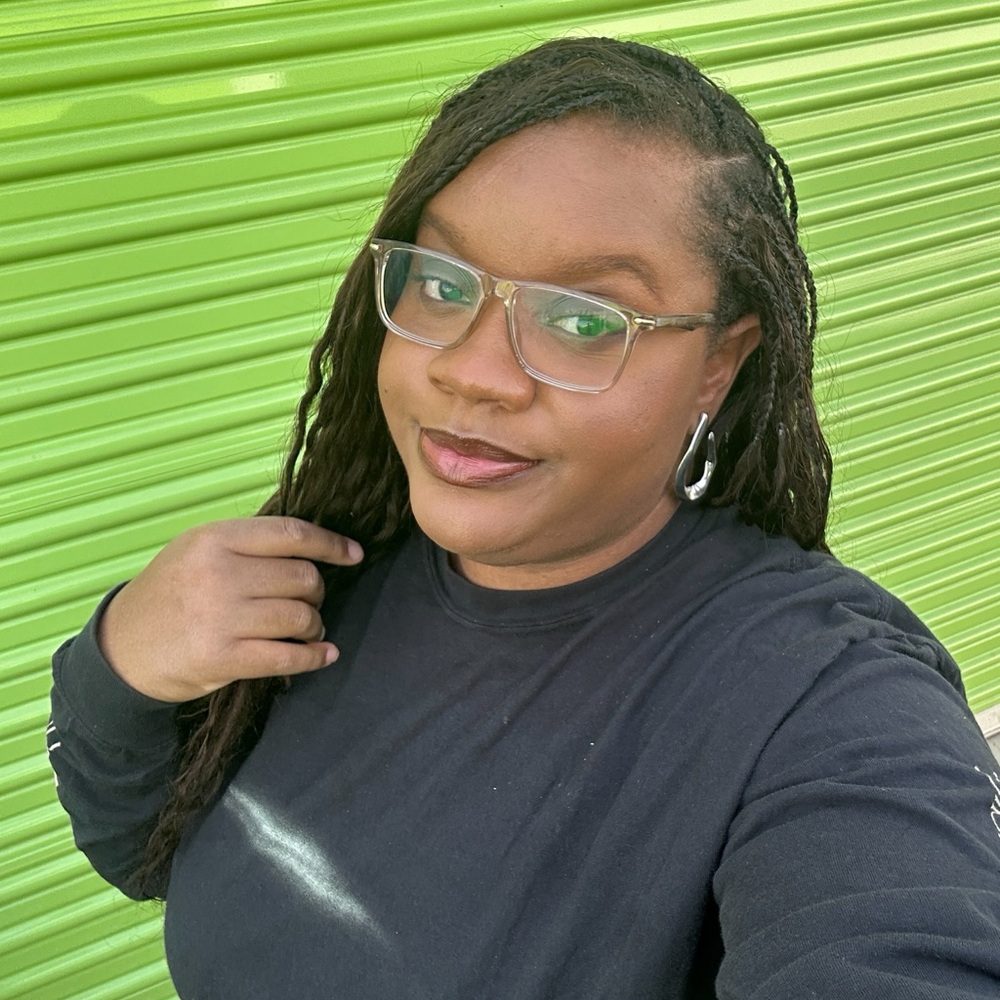 Meet your Posher, Alicia